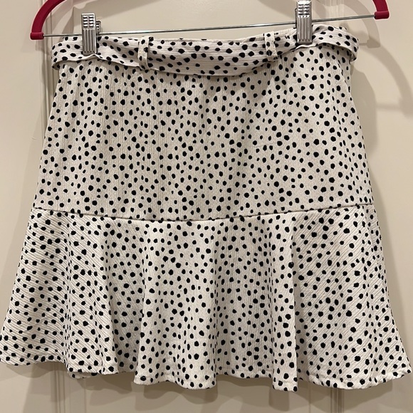 NWOT Stradivarius Polka Dot Tie Front Skort - Picture 5 of 5
